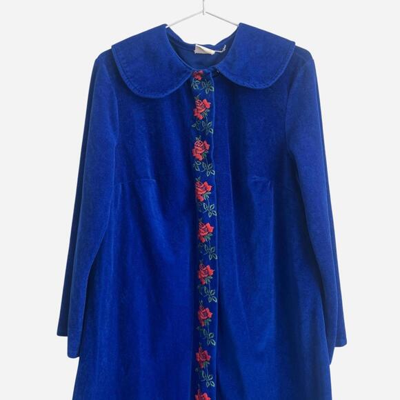 American Vintage Other - Vintage 60s - 70s cobalt blue peter pan collar snap button robe